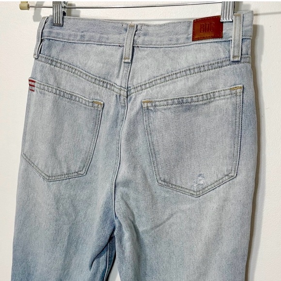 Urban Outfitters Washed Denim Relaxed Jeans - Picture 4 of 5